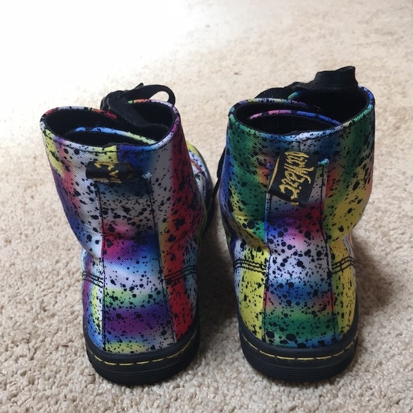 DR. MARTENS Size 7 rainbow splatter boots - Picture 2 of 9